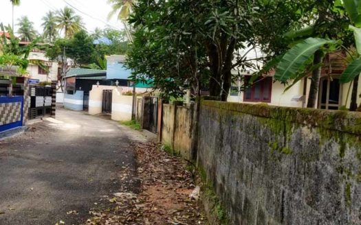 7 cent residential Plot / land for sale in Mudavanmugal, Poojappura