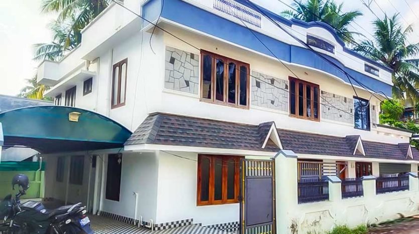 5 BHK House for sale in Ulloor Near Medical College, Trivandrum