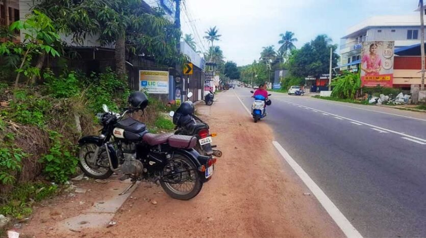 9 cent Commercial Land for sale in Chanthavila, Kazhakuttom